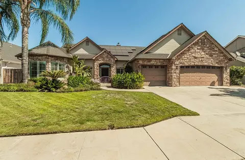 341 W Serena Ave, Clovis, CA 93619