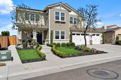 1007 Highland Rd W, Madera, CA 93636