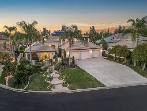 2567 W Lake Van Ness Cir, Fresno, CA 93711