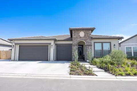 1735 N Park Ave, Clovis, CA 93619 photo 1