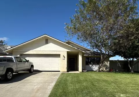 1717 Saltbrush Ave, Coalinga, CA 93210