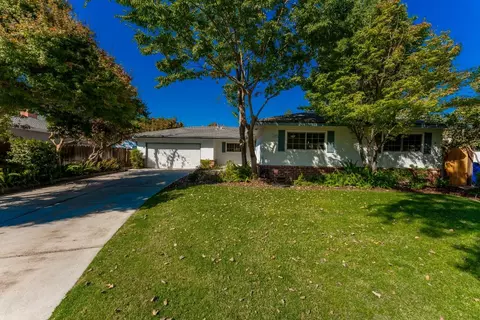 3971 N Third St, Fresno, CA 93726