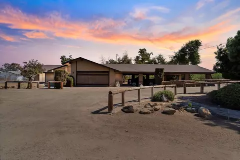 2808 N Bethel Ave, Sanger, CA 93657