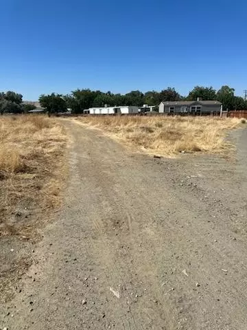 400 Kimberly Pl, Coalinga, CA 93210