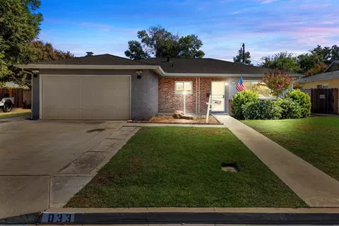 33 Russell Ave, Clovis, CA 93612