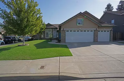 2778 Rall Ave, Clovis, CA 93611