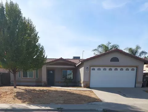 1918 Monroe Ave, Madera, CA 93638