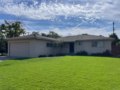 466 W Keats, Clovis, CA 93612