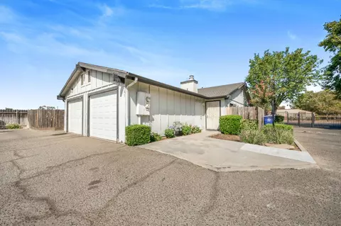 2247 W Dakota Ave #101, Fresno, CA 93705
