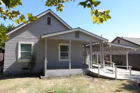 811 Sierra St, Madera, CA 93638