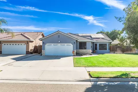 1192 Cousins Dr, Lemoore, CA 93245