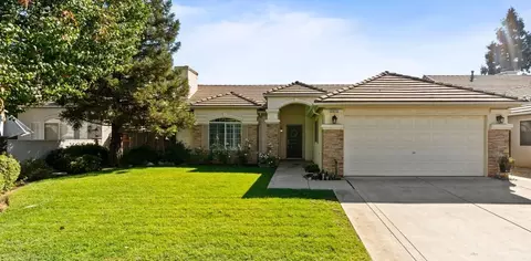 2673 E Darlington Ct, Fresno, CA 93720