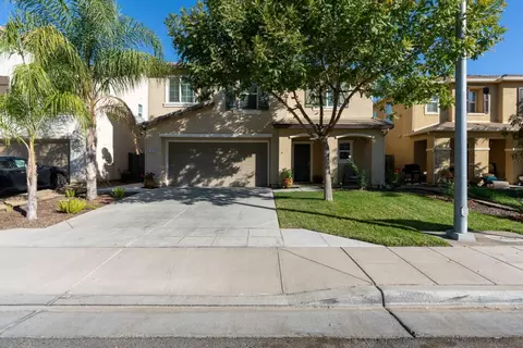 1438 Mandarin St, Madera, CA 93638