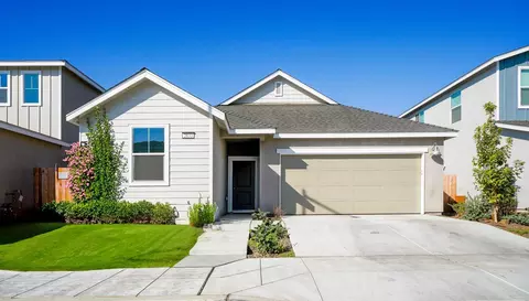 2833 N Applegate Ave, Fresno, CA 93737