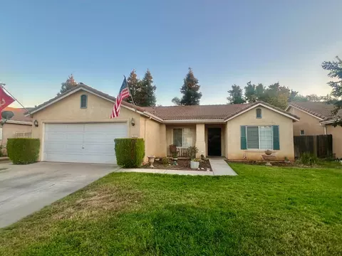 2697 E Skyview Ave, Fresno, CA 93720