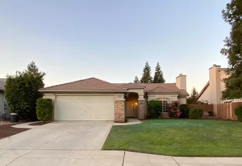 1921 Cromwell Ave, Clovis, CA 93611