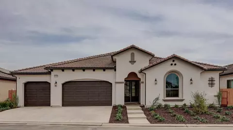 1711 N Hanson, Clovis, CA 93619