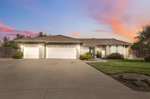 540 W Birch Ct, Hanford, CA 93230