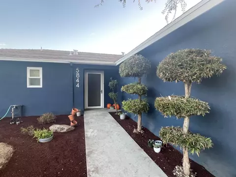 5844 E Saginaw Way, Fresno, CA 93727