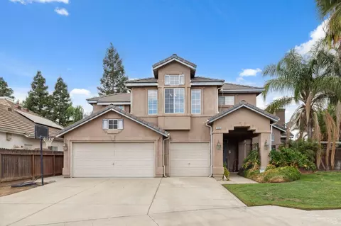 8205 N Bond St, Fresno, CA 93720