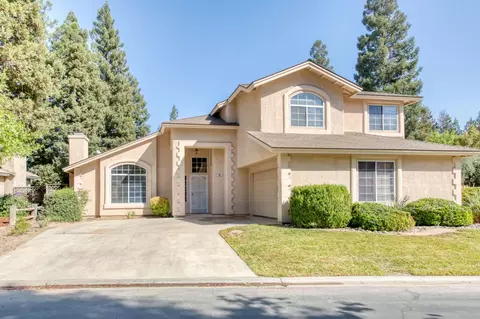 504 E Rusty Harbor Dr, Fresno, CA 93730