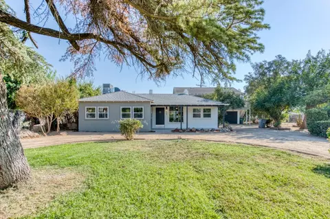 418 K St, Sanger, CA 93657