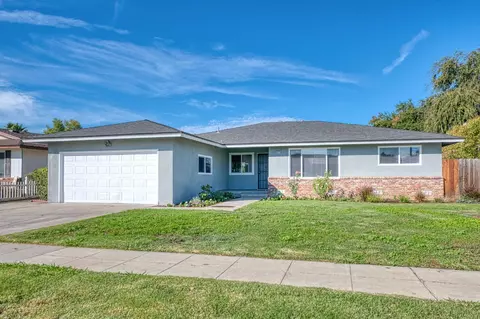 6475 N Angus St, Fresno, CA 93710