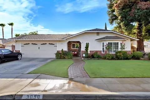 3090 Ezie Ave, Clovis, CA 93611