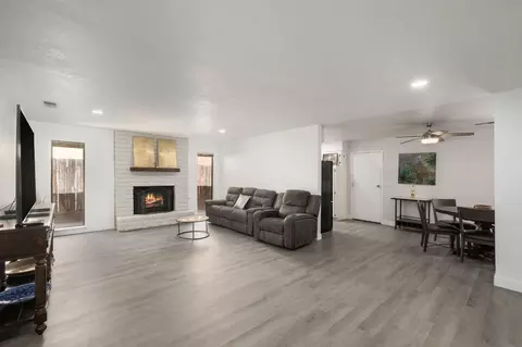 8021 N Angus St, Fresno, CA 93720