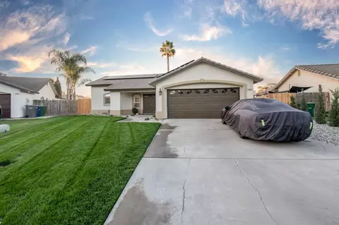 14461 W Sunset Ave, Kerman, CA 93630