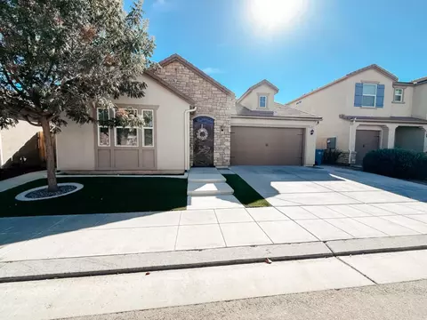 3860 Joaquin Ave, Clovis, CA 93619