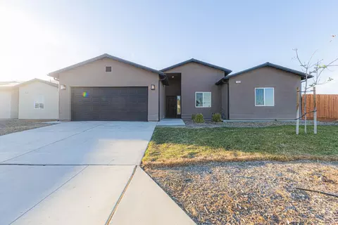 1593 Colorado Ave, Firebaugh, CA 93622