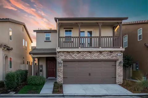 6045 E Brick Dr, Fresno, CA 93727