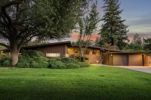 1111 W San Ramon Ave, Fresno, CA 93711