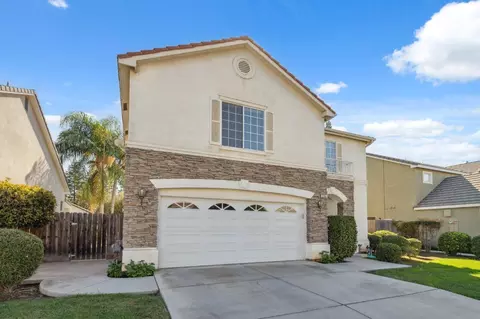 3765 W Della Ln, Fresno, CA 93711