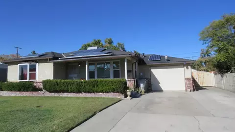 3983 Arden Dr N, Fresno, CA 93703