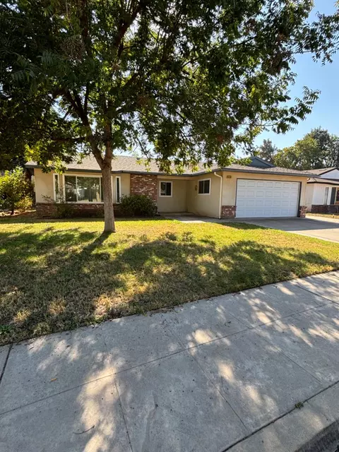 5133 W Willis Ave, Fresno, CA 93722