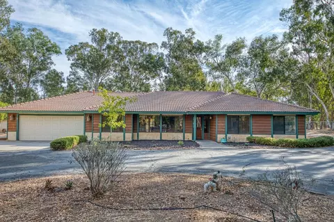 12592 Auberry Rd, Clovis, CA 93619