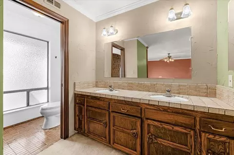 Bath - 14510 W Kearney Blvd, Kerman, CA 93630 photo 4 of 5