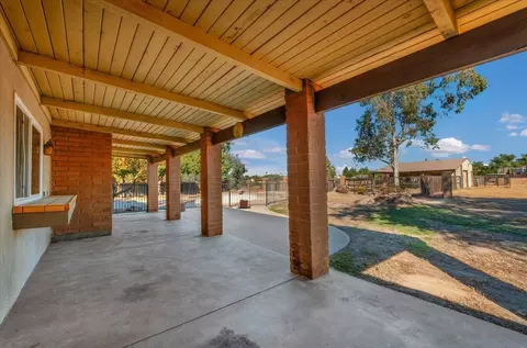 Exterior - 14510 W Kearney Blvd, Kerman, CA 93630 photo 8 of 15