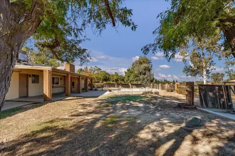 Exterior - 14510 W Kearney Blvd, Kerman, CA 93630 photo 12 of 15