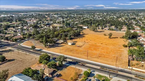 View/Area - 14510 W Kearney Blvd, Kerman, CA 93630 photo 3 of 7