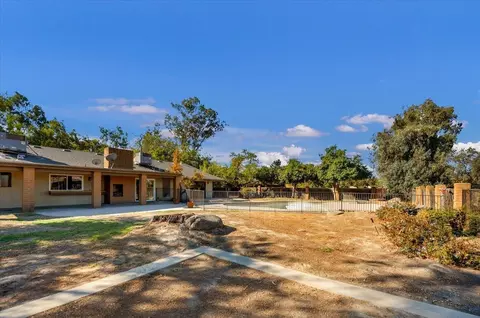 Exterior - 14510 W Kearney Blvd, Kerman, CA 93630 photo 11 of 15