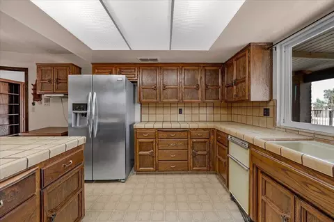 Kitchen - 14510 W Kearney Blvd, Kerman, CA 93630 photo 4 of 6