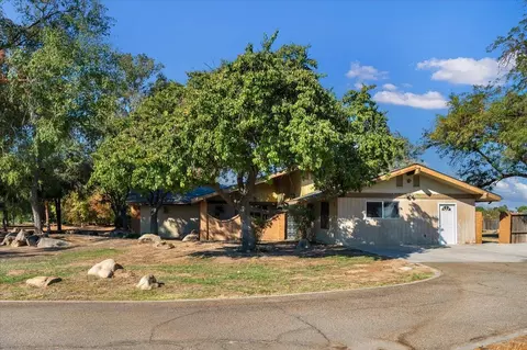 Exterior - 14510 W Kearney Blvd, Kerman, CA 93630 photo 15 of 15