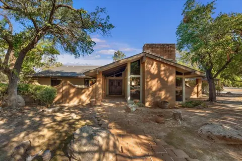 Exterior - 14510 W Kearney Blvd, Kerman, CA 93630 photo 2 of 15