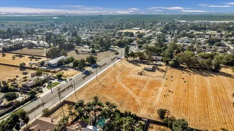 View/Area - 14510 W Kearney Blvd, Kerman, CA 93630 photo 2 of 7