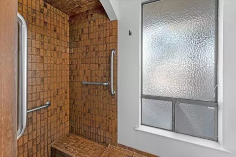 Bath - 14510 W Kearney Blvd, Kerman, CA 93630 photo 5 of 5