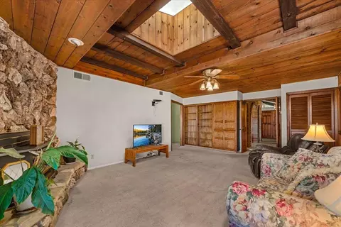 Living - 14510 W Kearney Blvd, Kerman, CA 93630 photo 3 of 4
