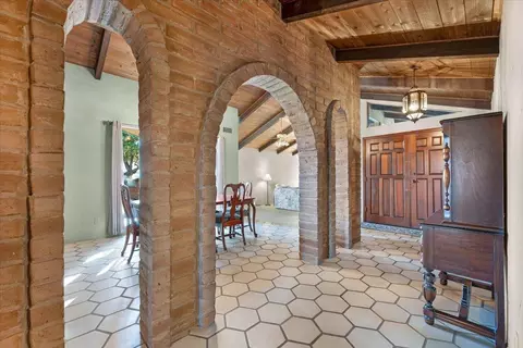 Entry Way - 14510 W Kearney Blvd, Kerman, CA 93630 photo 3 of 6